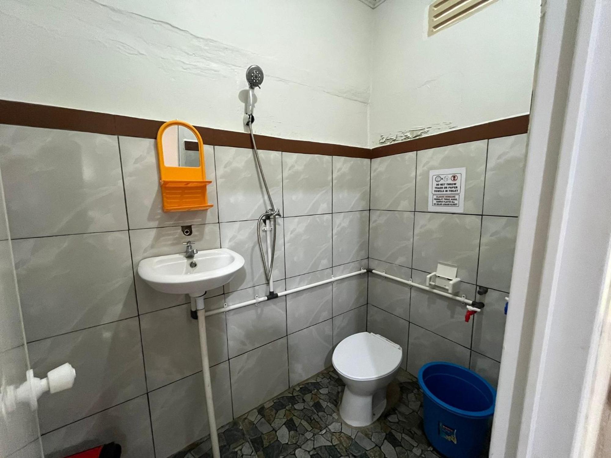 El Homestay Bunaken Εξωτερικό φωτογραφία